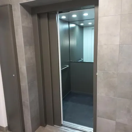 Varsovia 17 Parking Appartement *